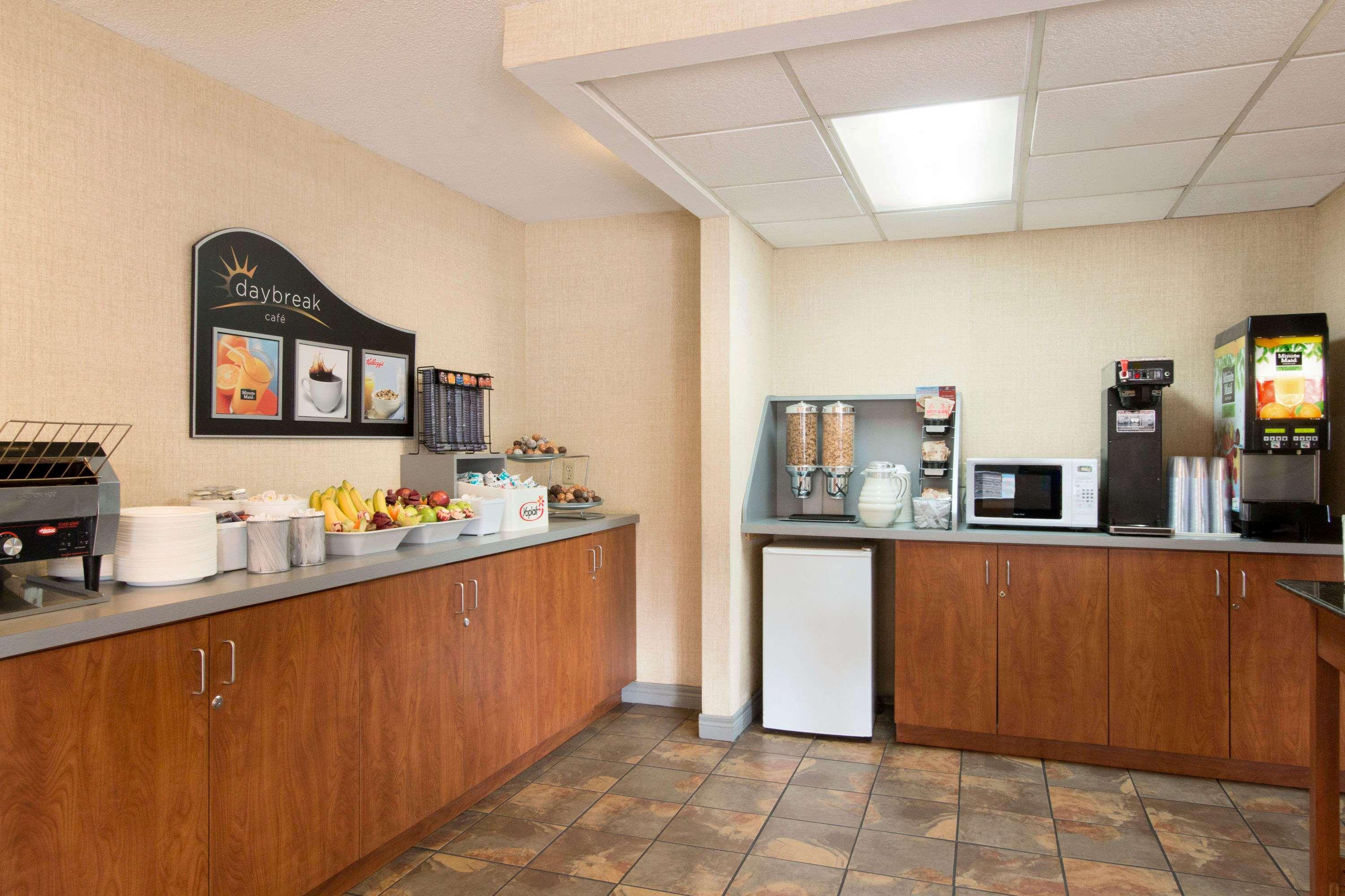 Days Inn By Wyndham Niagara Falls Near The Falls Exterior foto