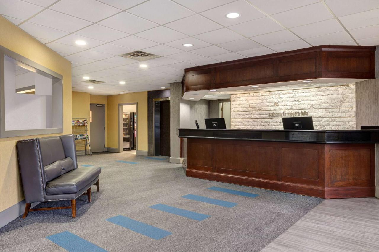 Days Inn By Wyndham Niagara Falls Near The Falls Exterior foto
